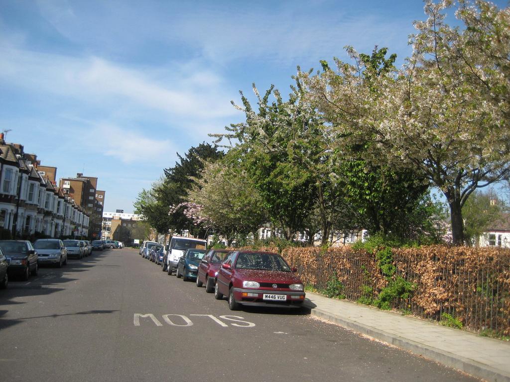Holmewood Homestay London Exteriör bild
