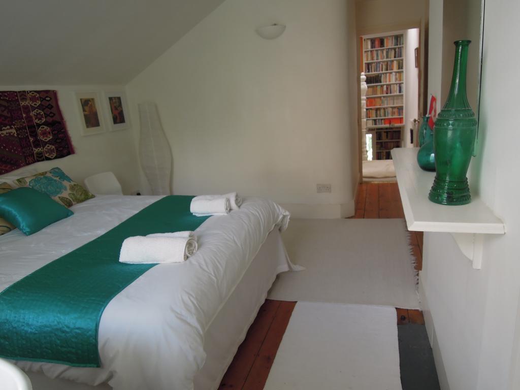 Holmewood Homestay London Exteriör bild