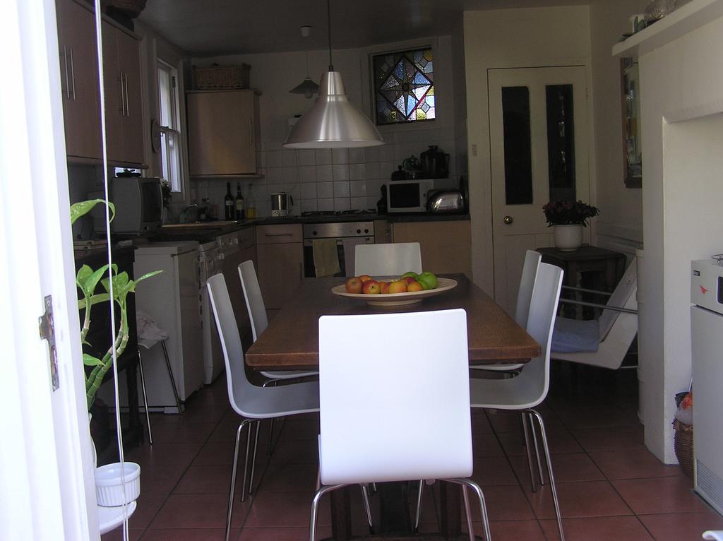 Holmewood Homestay London Exteriör bild