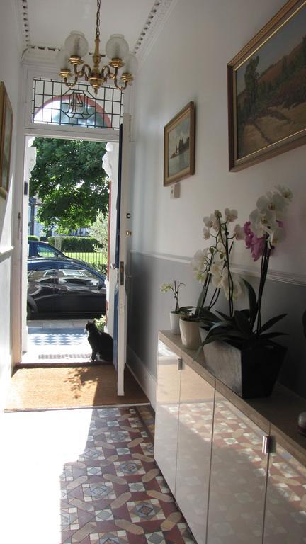 Holmewood Homestay London Exteriör bild